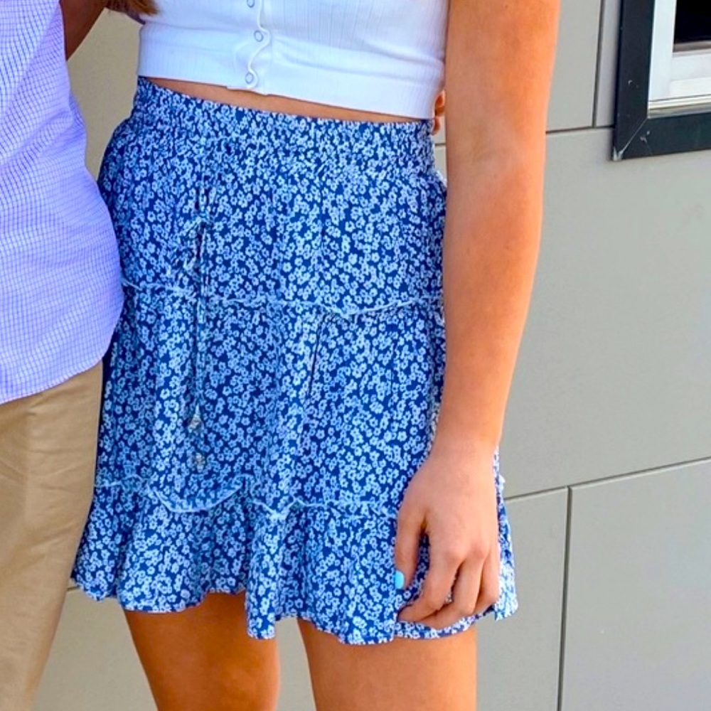 Princess Polly blue flower skirt